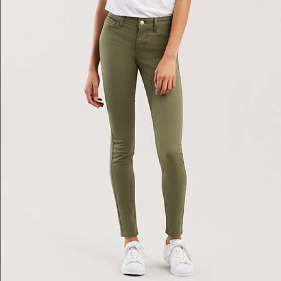 Levis 710 Jeans